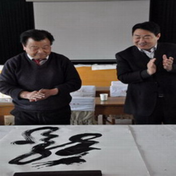太公书画院艺术家们走进齐都医院