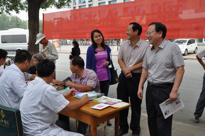 我院积极参与全区“服务百姓健康行动”大型义诊活动