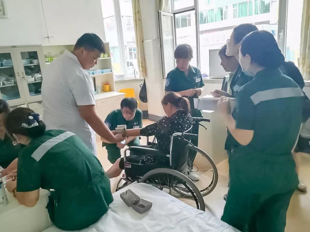 “大后方”助力“第一村医”