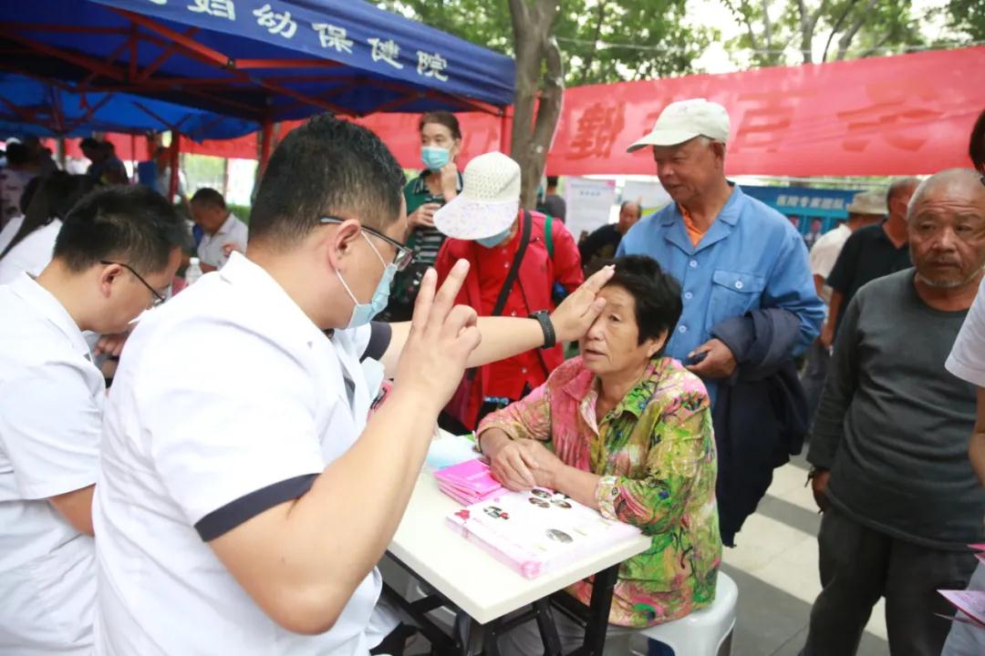 齐都医院参加“服务百姓健康行动”大型义诊